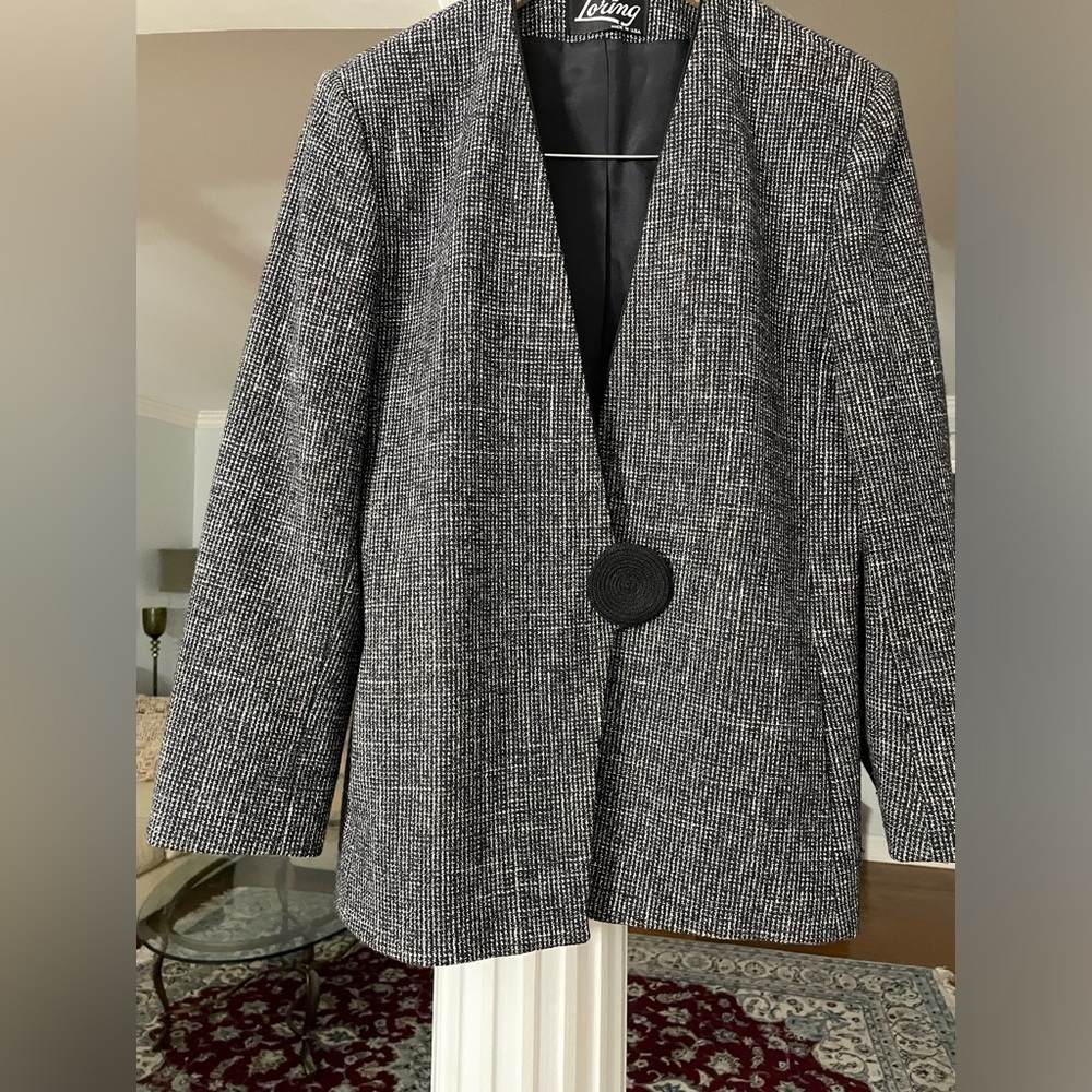 Loring women’s black and white pure wool one button closure V-neck line Blazer